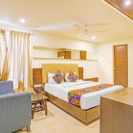 Fabhotel Prime Sky Light Vadodara Exterior photo