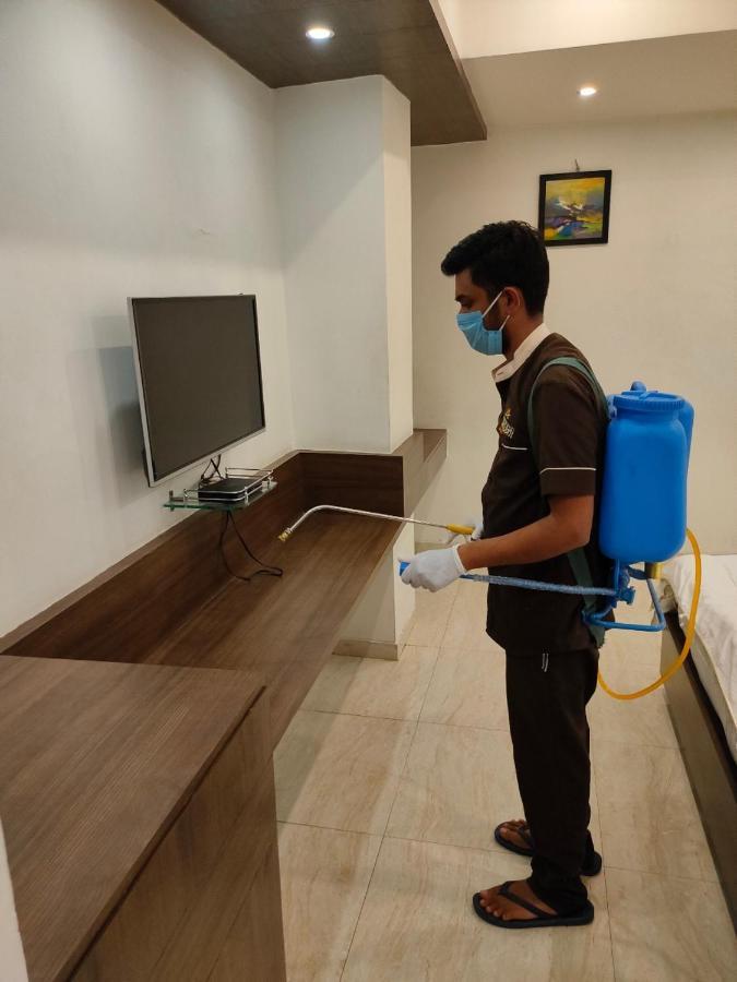 Fabhotel Prime Sky Light Vadodara Exterior photo