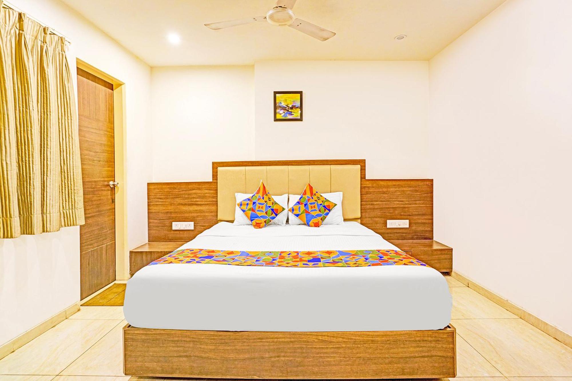 Fabhotel Prime Sky Light Vadodara Exterior photo