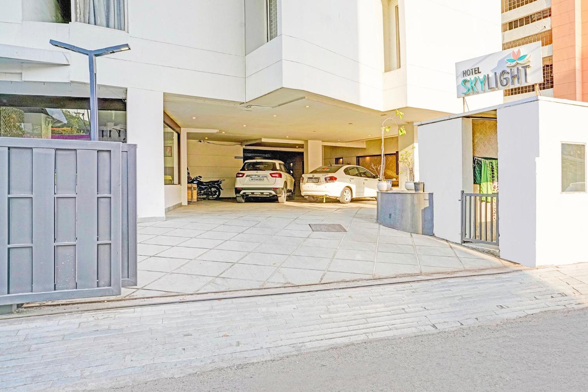 Fabhotel Prime Sky Light Vadodara Exterior photo